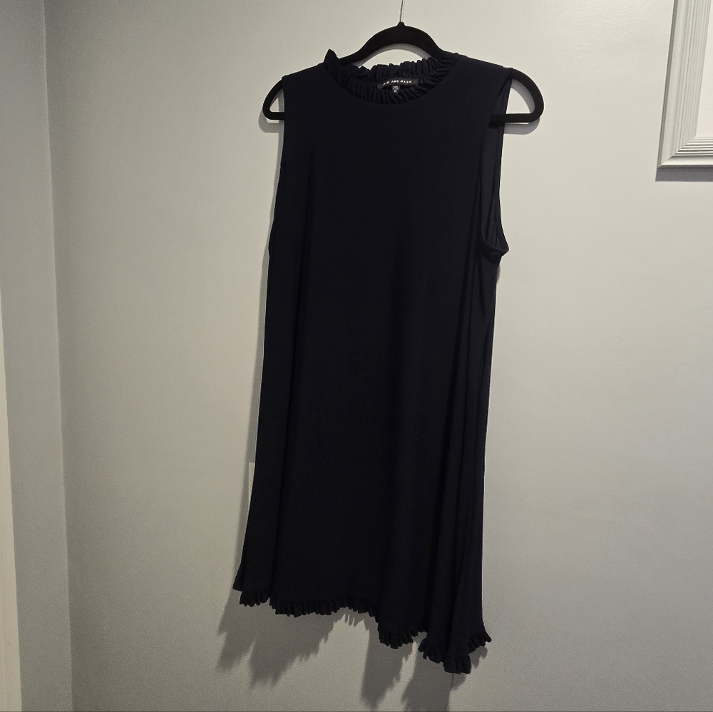 Elegant Navy Sleeveless Dress